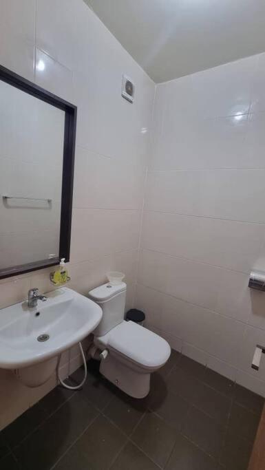 F5 -5 Bedrooms Apt- Hasnaoui Avec Parking Algeria Apartment *