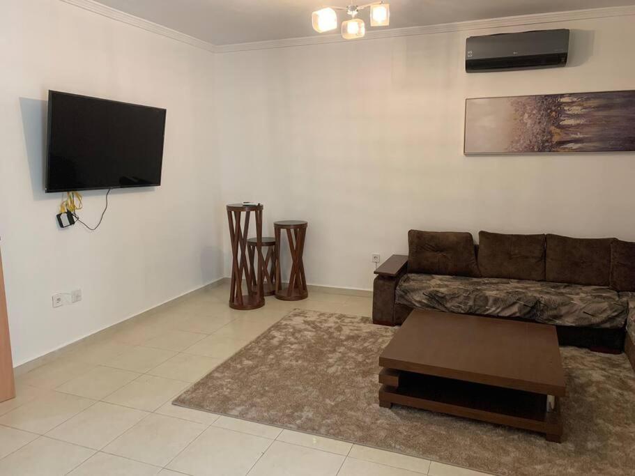 F5 -5 Bedrooms Apt- Hasnaoui Avec Parking Algeria Apartment Oran