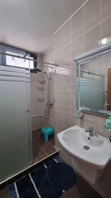 Apartment F5 -5 Bedrooms Apt- Hasnaoui Avec Parking Algeria *
