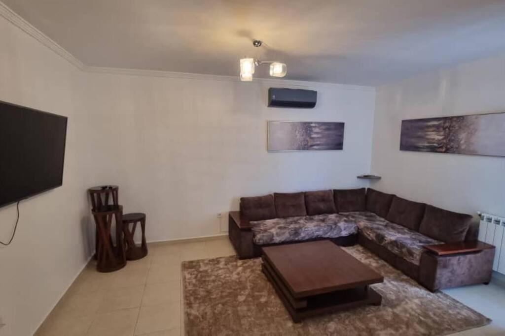 Apartment F5 -5 Bedrooms Apt- Hasnaoui Avec Parking Algeria Oran